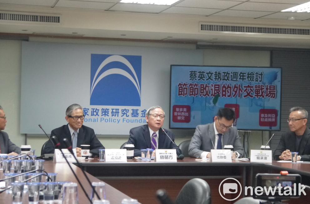 林郁方與歐鴻鍊重砲批評蔡英文一年以來的外交政策與兩岸關係。 圖 : 心頭殼資料照片