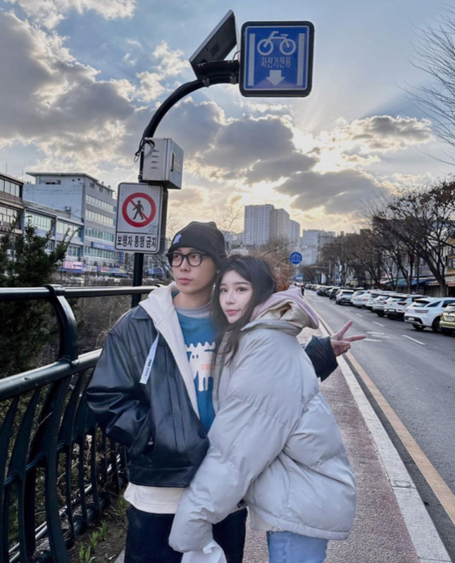 酷炫與女友柔柔公開交往一年多，互動十分甜蜜。 圖：翻攝自IG＠kevin0204660