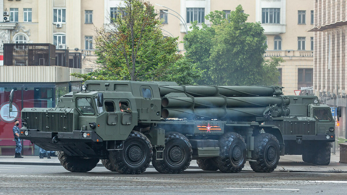俄軍旋風-S 型（Tornado-S）多管火箭砲。 圖：擷取自推特@noclador