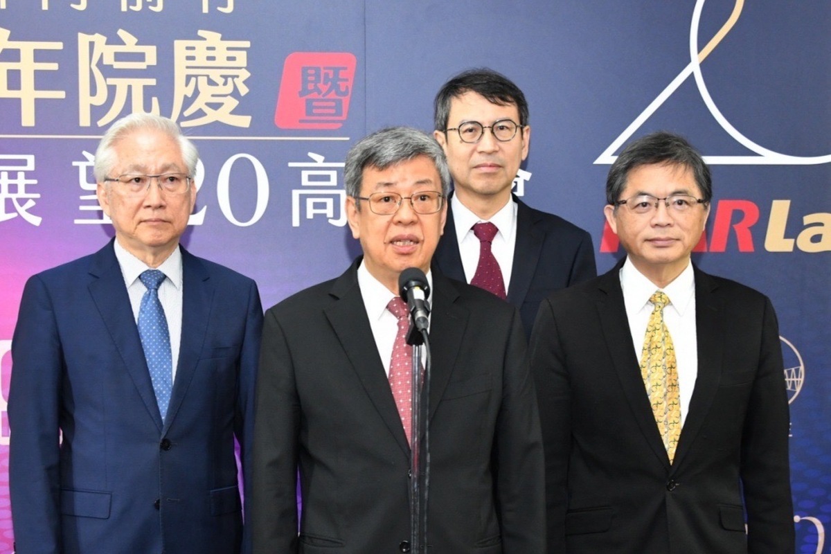 行政院長陳建仁今（11）天上午出席「國研院20週年院慶暨展望20高峰會」，並於會前接受媒體聯訪。 圖：行政院提供