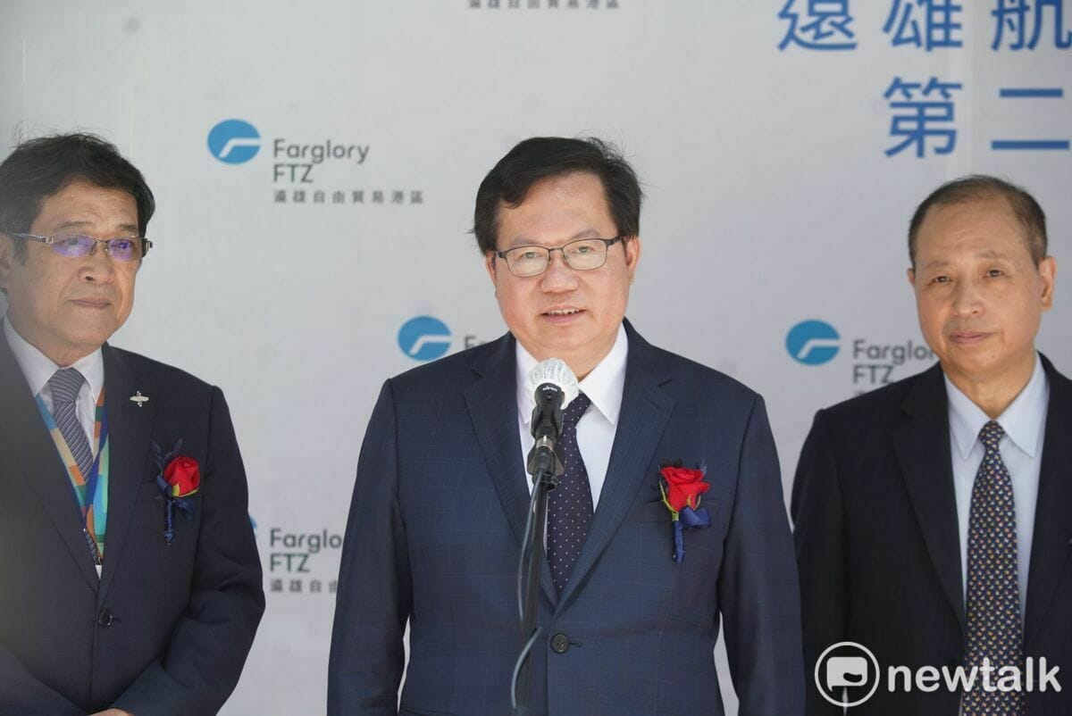 行政院副院長鄭文燦今（12）天在桃園出席「遠雄航空自由貿易港區第二階段啟用典禮」受訪。 圖：林昀真/攝