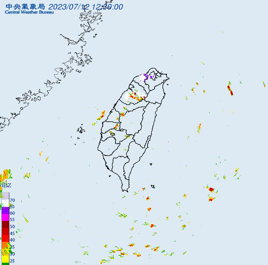氣象局還對5縣市發布大雷雨即時訊息。 圖：取自中央氣象局網站