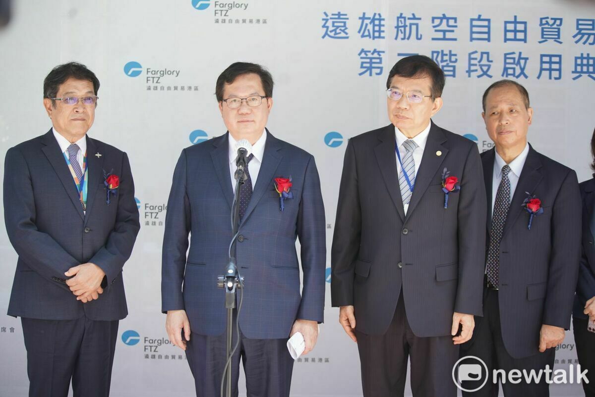行政院副院長鄭文燦今（12）天在桃園出席「遠雄航空自由貿易港區第二階段啟用典禮」受訪。 圖：林昀真/攝