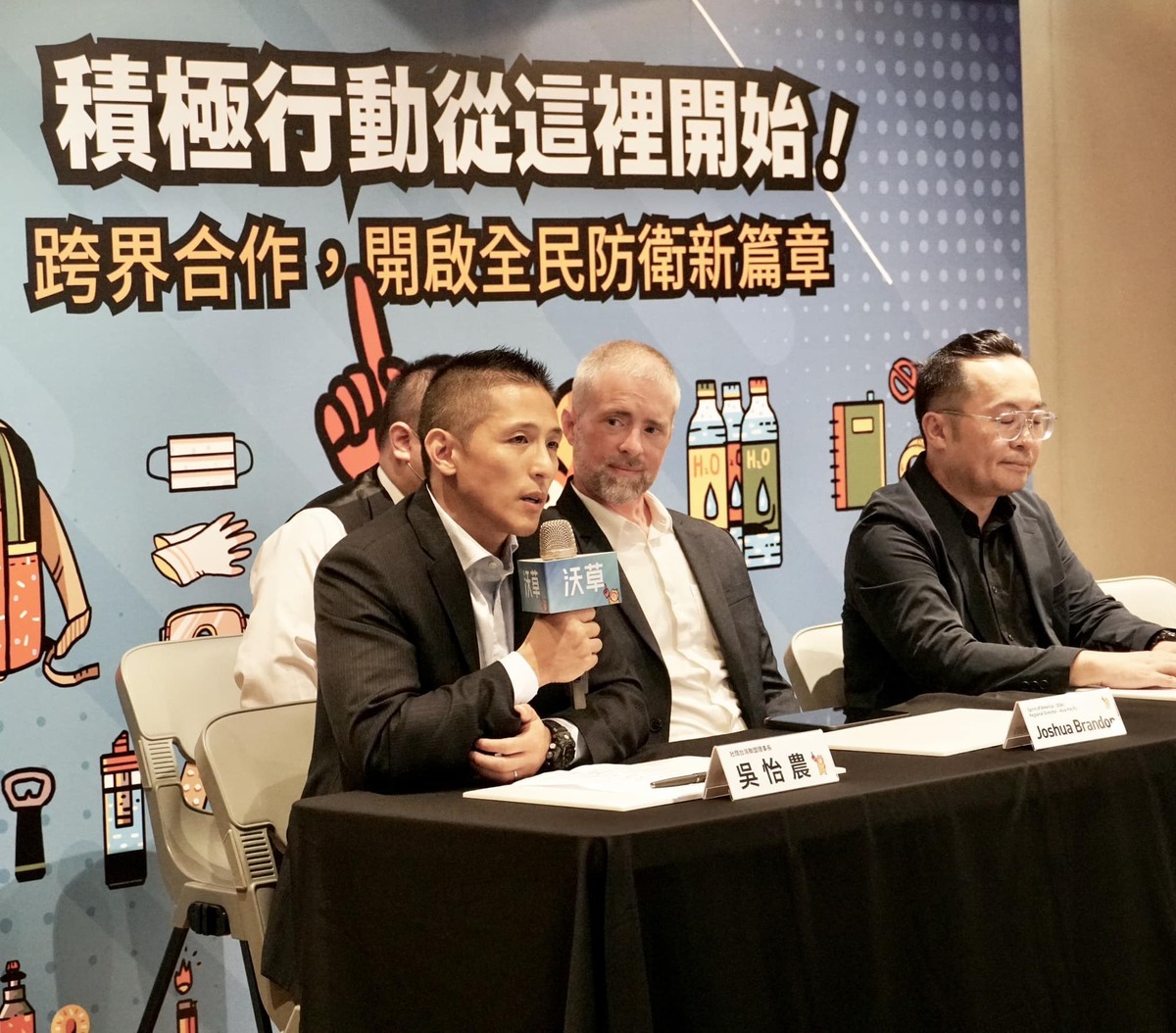 吳怡農12日出席活動時，砲轟蔡明彥的說法避重就輕，是最糟糕的公部門示範。 圖：翻攝吳怡農臉書
