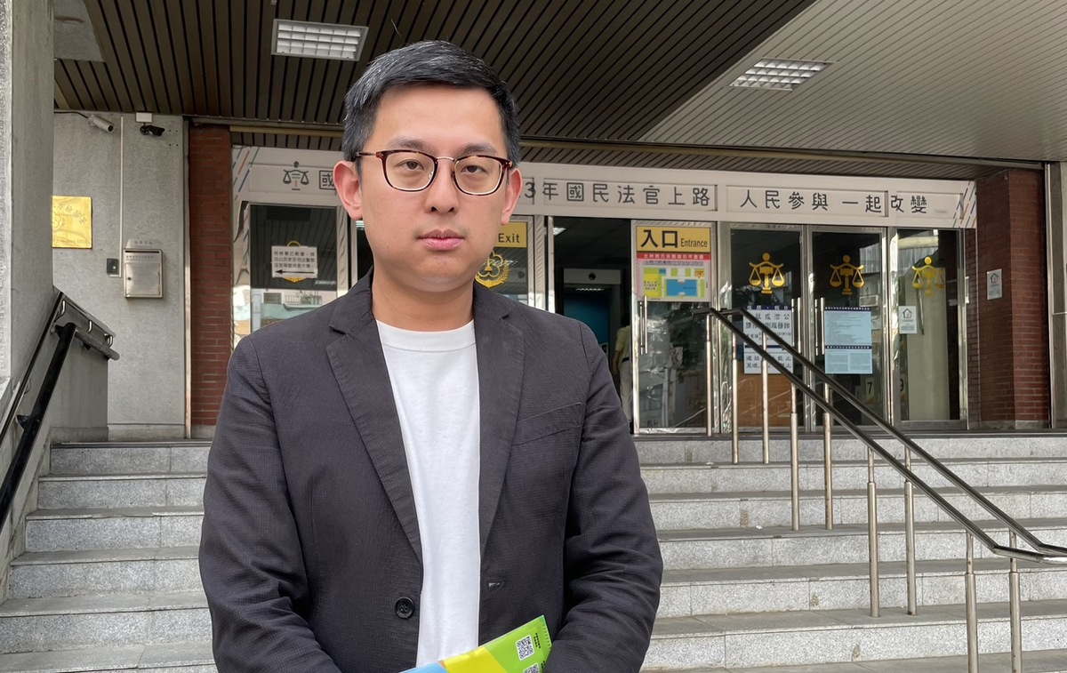 新北市議員卓冠廷揭露侯友宜4日「0」市政公務行程、「滿檔」選舉行程。 圖：翻攝卓冠廷臉書（資料照）