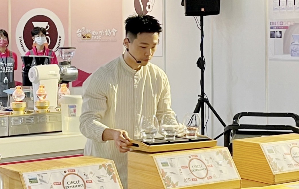 張維欣同時是SCA國際精品咖啡協會咖啡證照班的講師。 圖：歐客佬精品咖啡/提供