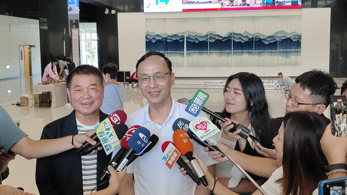 國民黨主席朱立倫先前曾走訪苗栗，與去年地方大選期間，一度鬧僵的苗栗縣長鍾東錦會面。 圖：國民黨文傳會/提供