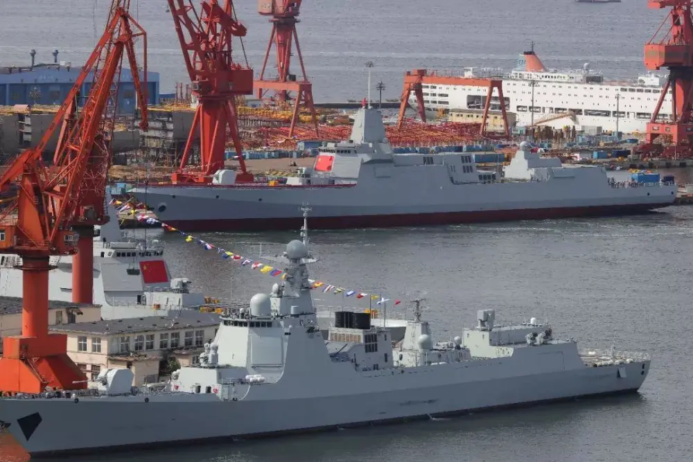 中國海軍是目前世上唯二能自主製造萬噸級驅逐艦的國家。 圖：翻攝自騰訊網《鋒芒FM》