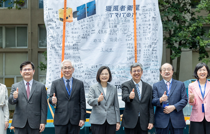 蔡英文總統今（14）日上午前往新竹出席「國家太空中心獵風者衛星（TRITON）起運典禮」。 圖：總統府提供