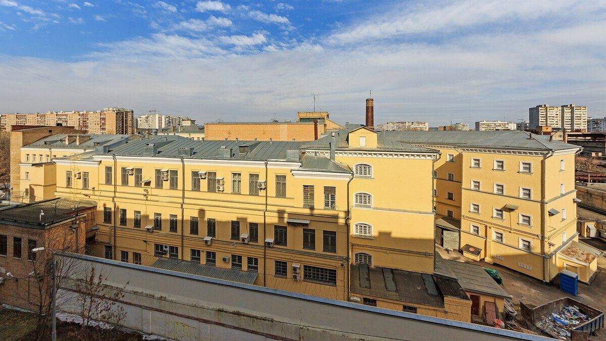 位於莫斯科的列弗爾托沃監獄（Lefortovo Prison），曾被著名俄國情報組織 KGB 用來關押、拷問犯人而惡名昭彰。 圖：翻攝自維基百科