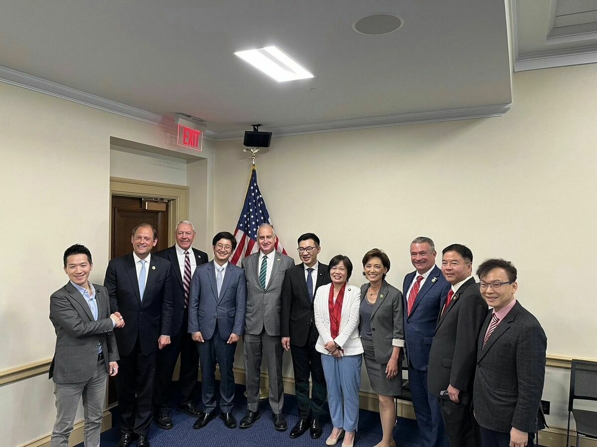正在華府訪問的台美國會議員聯誼會訪問團團長、民進黨立法院黨團幹事長劉世芳表示，在台灣兵役延長後，美方認知台灣有自我防衛決心，這段時間以來，也透過美國國民兵（National Guard）對台灣常備兵力進行訓練。 圖/取自【愛信任-劉世芳】臉書粉專