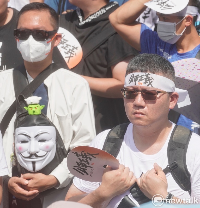 網紅「館長」陳之漢與前立委黃國昌舉辦「716公平正義就台灣」凱道遊行。 圖：張良一 / 攝