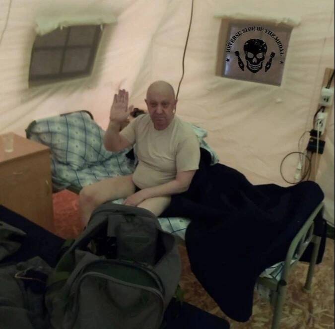 率領兵變失敗後行蹤成迷的瓦格納首領普里戈津，近日網上被流傳多張不雅照。外媒推測照片源自克里姆林宮，有意藉此手段摧毀他形象。 圖：擷取自推特