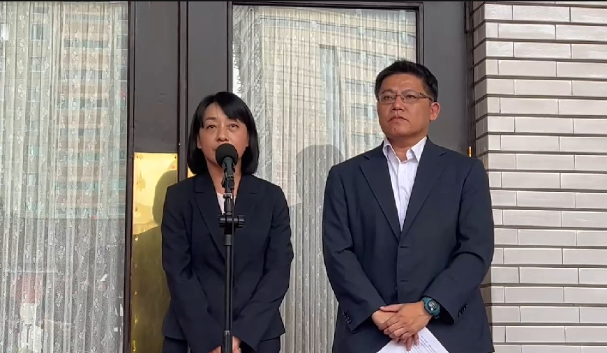 時代力量黨主席王婉諭（左）、立委邱顯智（右）。 圖：擷自時力提供影片（資料照）