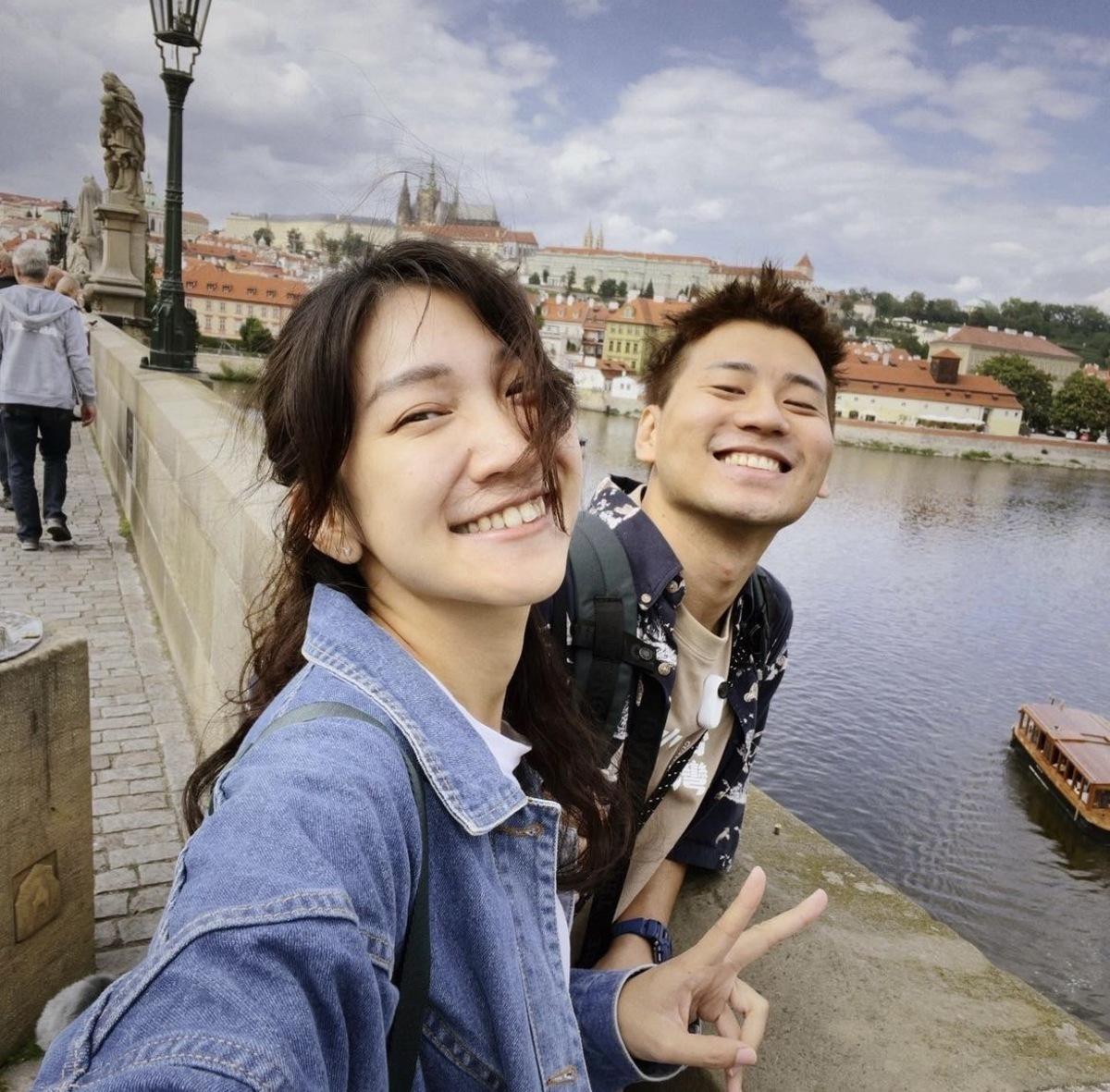 情侶YouTuber「壹加壹」由令（Lean）跟一粒（illy）組成。 圖：翻攝自一粒ILLY IG