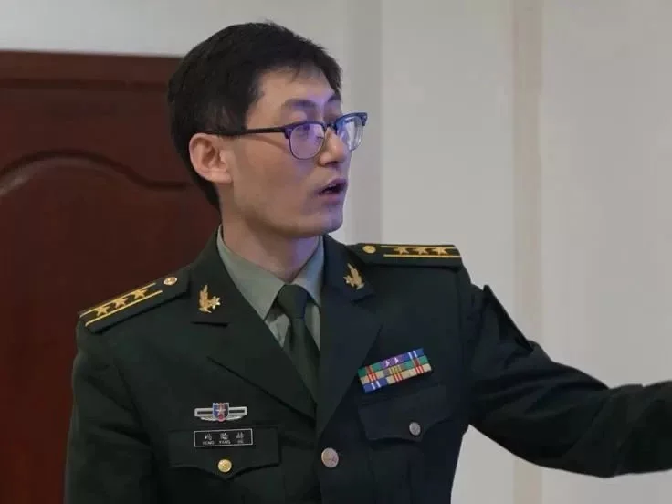 被中國解放軍譽為「天才科學家」的馮暘赫驚傳因「執行重大任務」過世，享年38歲。 圖：翻攝「中國人工智能學會」中國微信公眾號