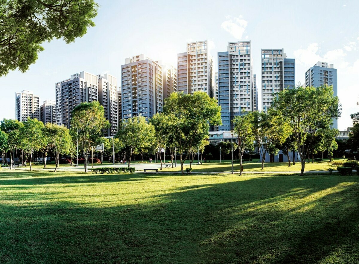 今年度住宅補貼受理申請期間為112年8月1日至8月31日下午5時止，受理申請項目包含「自購住宅貸款利息補貼」及「修繕住宅貸款利息補貼」。。圖為板橋浮洲合宜住宅第二區A6基地建築外觀實景圖。（資料照片） 圖：營建署提供