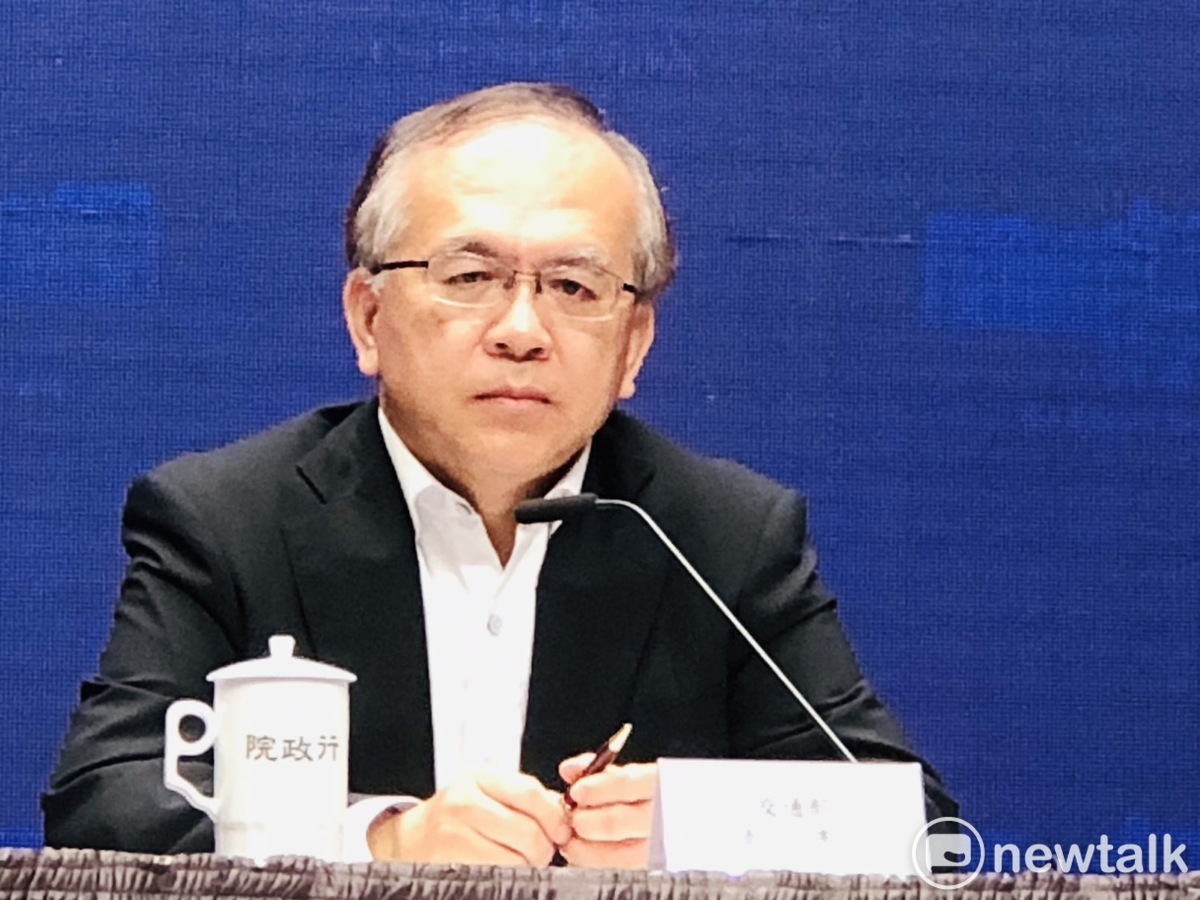 交通部長李孟諺19日爆出婚外情後火速請辭下台，行政院指派交通部政務次長陳彥伯代理交通部長。 圖：謝莉慧／攝