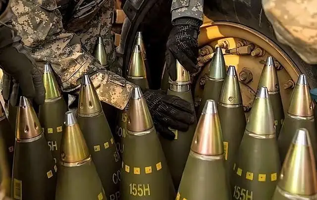 美國援助烏克蘭軍武，遭陸媒質疑其自身軍武庫存不足。 圖：翻攝自騰訊網《藍星特快》