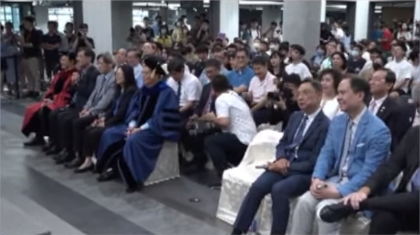 國立陽明交通大學頒授蘇姿丰女士名譽博士學位典禮貴賓。 圖：擷取自國立陽明交通大學youtube頻道