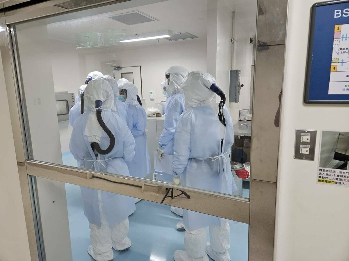 台北榮總與陽明交大首度合作開設的「高防護實驗室人才培訓專班」首度曝光。 圖：台北榮總／提供