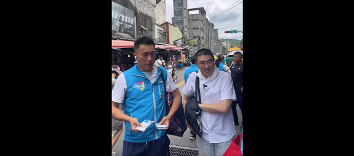 基隆市長謝國樑今（22）日上午陪同黨籍國民黨立委參選人林沛祥到七堵南興市場掃街拜票。 圖：翻攝自謝國樑臉書