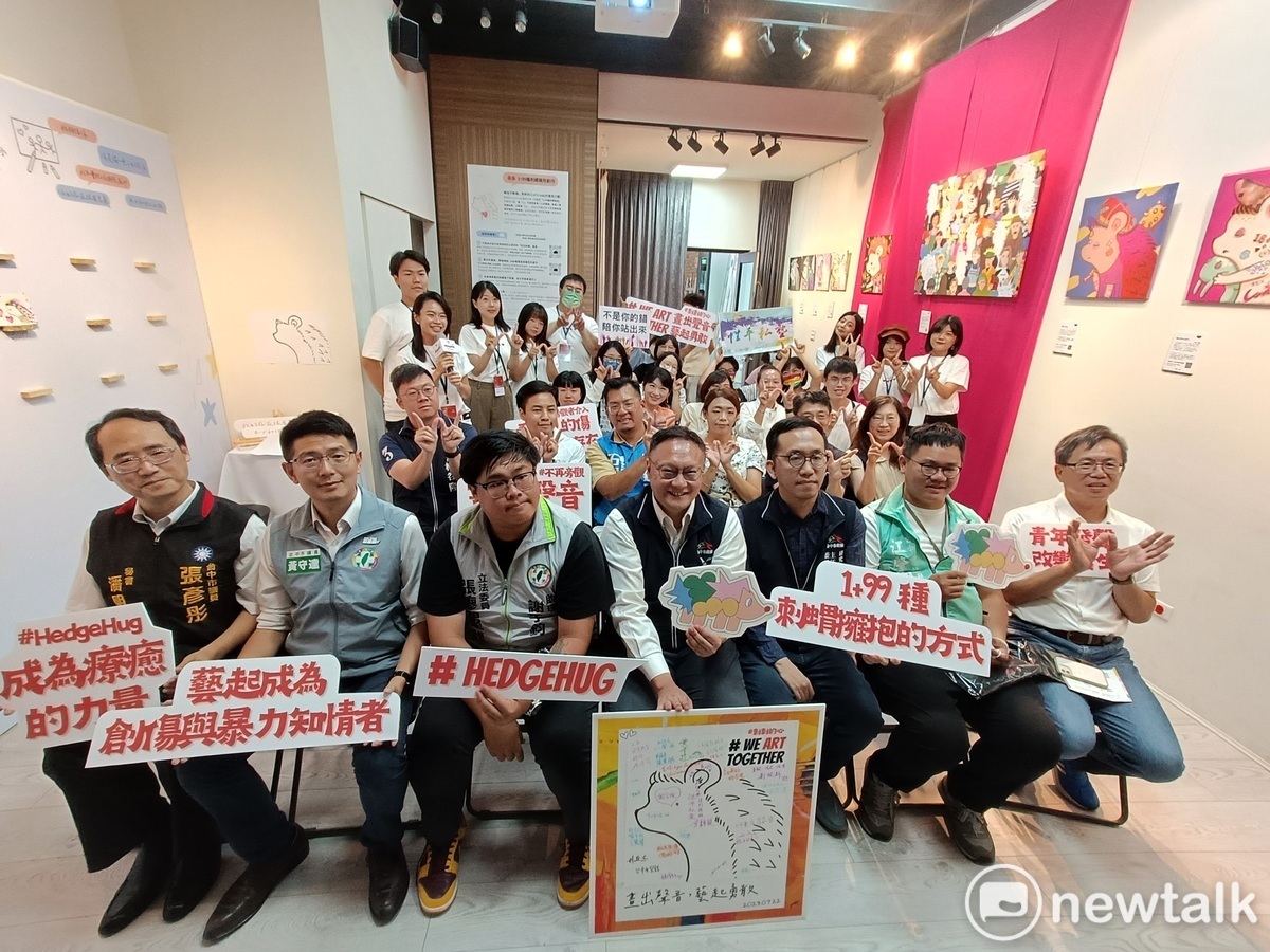 《刺刺的心 Hedgehug》畫展在中山73影視藝文空間展出。 唐復年/攝