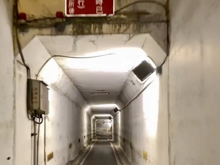 中安大橋機車迴轉地下道燈具老舊照度不足，將辦理LED照明改善工程。 圖：新北市政府工務局/提供