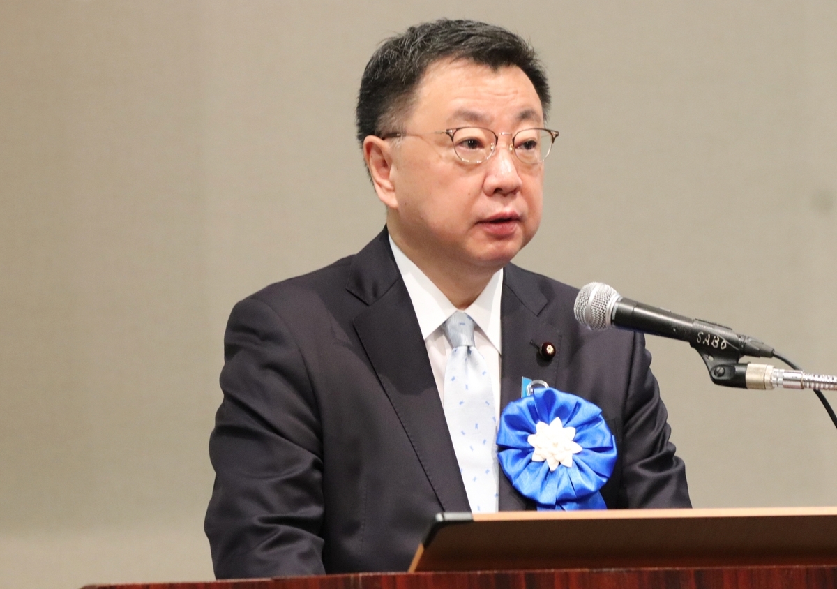 為因應「台灣有事」，日本內閣官房長官松野博一22日到訪沖繩縣石垣市，除與市長中山義隆就台海戰爭等交換意見，並視察當地疏散居民時使用的公共設施。23日訪與那國島。 圖：擷取自推特@yatch8416（資料照）