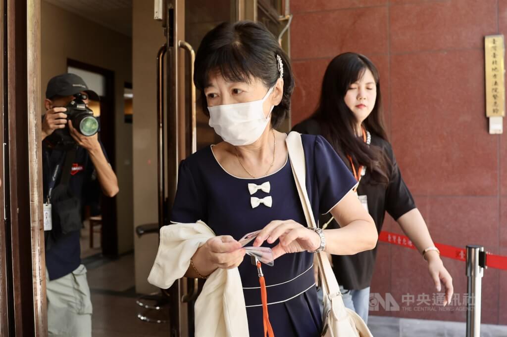 前民眾黨主席柯文哲的妻子陳佩琪（圖）在臉書貼出廉政署搜索票，廉政署21日表示已涉違反個資法疑慮。（中央社檔案照片）