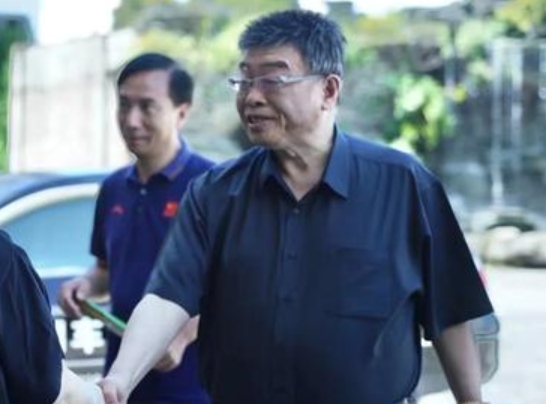 邱毅認為，侯、韓今天在全代會的互動，應該是加分的，至少能使部分韓粉釋懷支持，但效果究竟有多大，就很難說了。 圖：截取自邱毅臉書