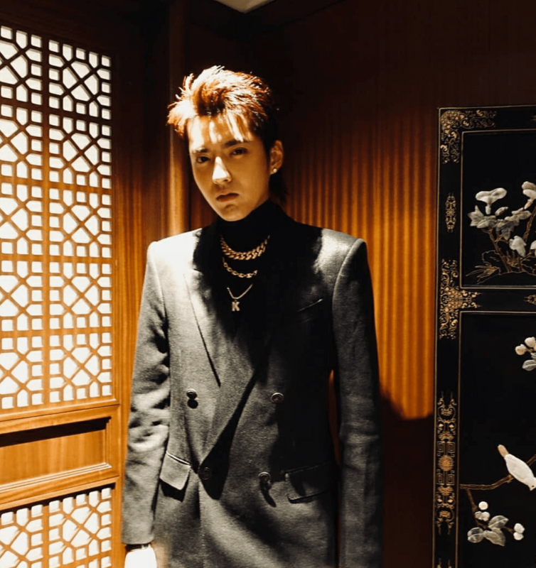 中國男星吳亦凡2021年爆出性侵疑雲，遭判13年有期徒刑附加驅逐出境，今日二審開庭。 圖：翻攝自微博