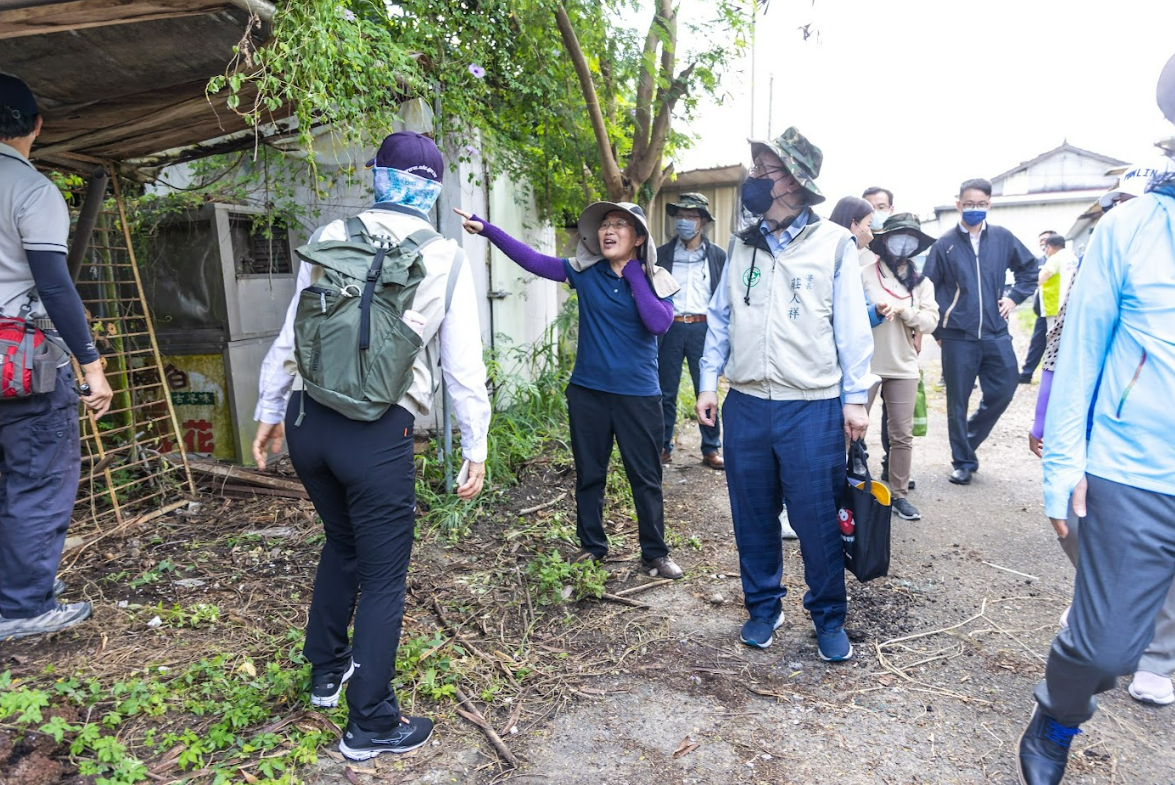 薛瑞元與莊人祥前往雲林、台南視察登革熱防疫情況。 圖：疾管署／提供