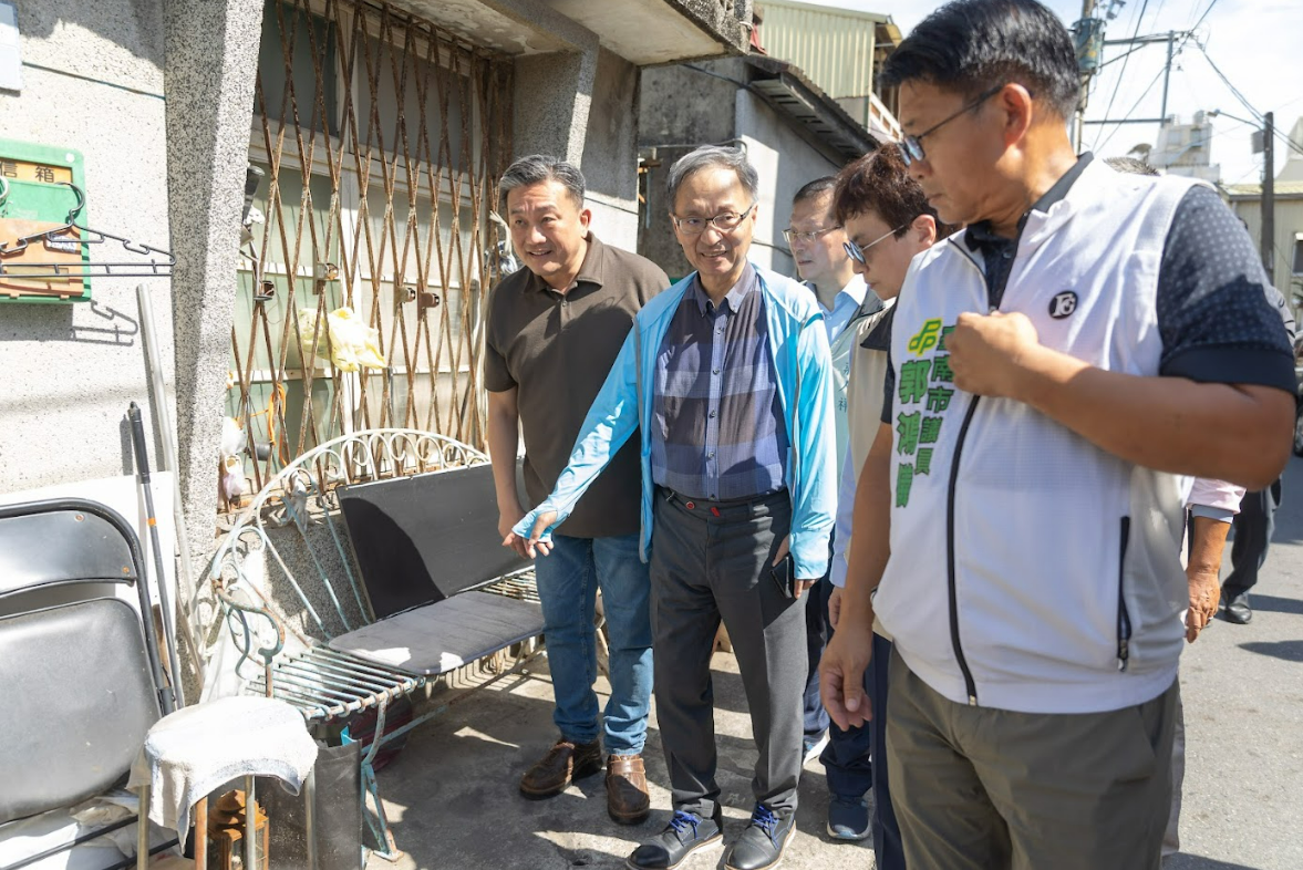 昨天衛生福利部部長薛瑞元與疾管署署長莊人祥前往雲林、台南視察登革熱防疫情況。 圖：疾管署／提供