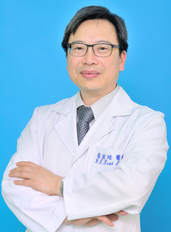 三總醫療副院長蔡宜廷今(26)日指出，2名手被炸傷的傷兵已度過危險期，是否還要切除更多傷部，仍得觀察。 圖：翻攝自三軍總醫院 官方網站