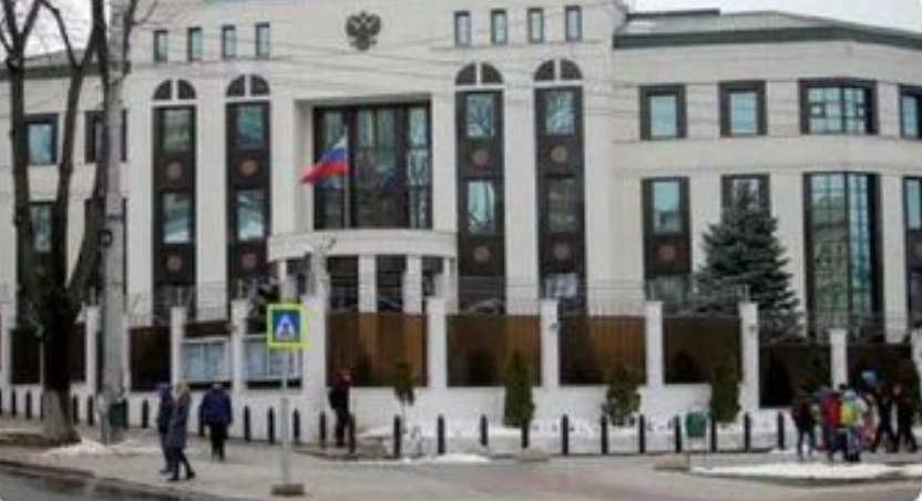 摩爾多瓦（Moldova）驅逐 45 名俄羅斯駐其首都基希涅夫（Chisinau）的外交官、理由是莫斯科大使館屋頂可能遭安裝間諜工具。 圖 : 翻攝自推特Noreports