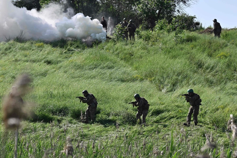 烏克蘭國防部長列茲尼科夫表示，烏軍將從俄軍後方「突防」，發動攻擊。 圖：翻攝自騰訊網《參考消息》