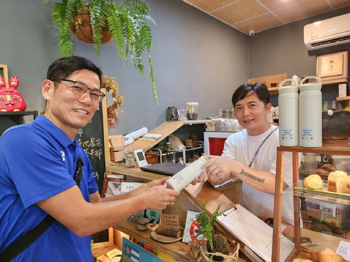 台東環保杯租借活動自8月1日延伸到南迴線的4個鄉鎮，環保局估一年能減少約1萬4,600個一次性垃圾。 圖：台東縣環保局／提供