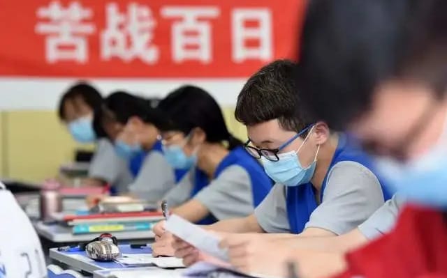 中國學生壓力大！ 網傳多人輕生 導致學校完整放完「十一」