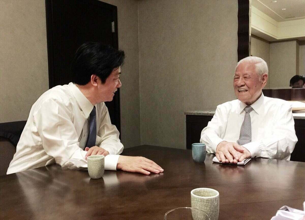 民進黨總統參選人賴清德（左）與前總統李登輝（右）。 圖：翻攝賴清德臉書