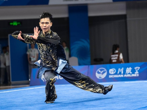 孫家閎摘下武術男子太極拳金牌。 圖／大專體總提供