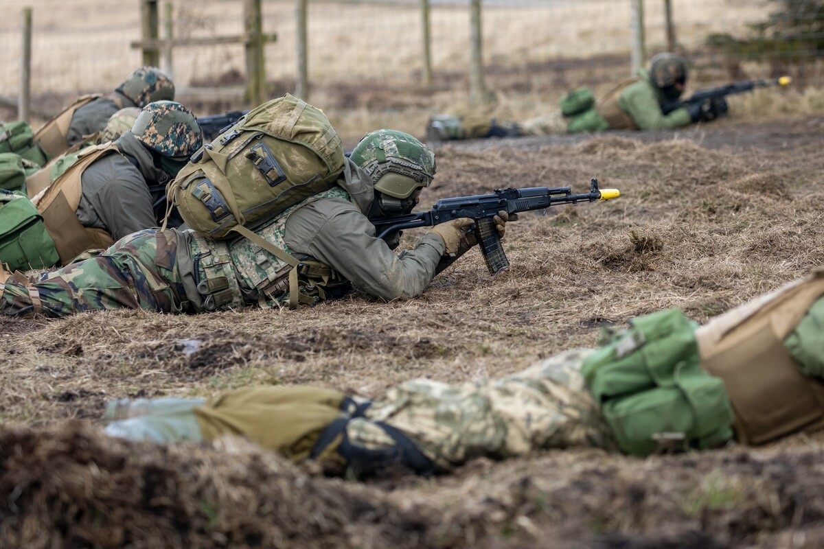 烏克蘭軍隊在英國接受訓練 圖：翻攝自英國國防部推特