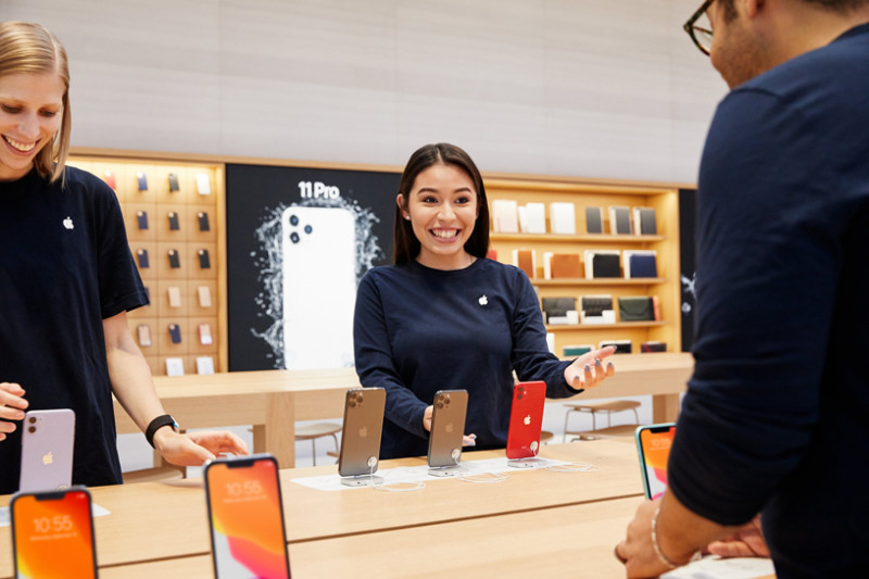 《彭博社》報導指出，iPhone 15 系列將在9 月 22 日正式發售，同時也將推出2款新型智慧手錶。 圖﹔取自美國蘋果官網