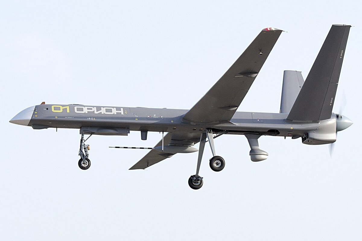 此次墜落飛機為俄軍「獵戶座」無人機，經常被俄軍用來攻擊烏軍陣地。 圖：翻攝自@sentdefender