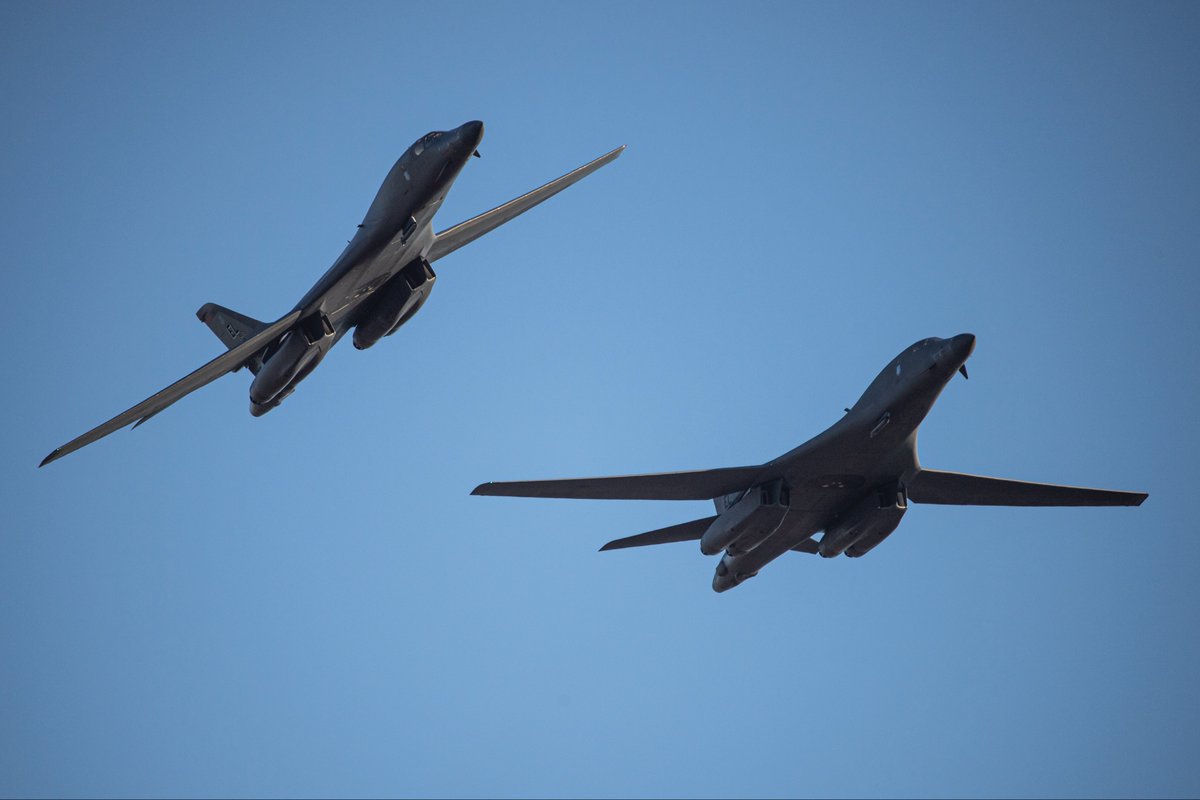 美國空軍正在努力增加 B-1 轟炸機可攜帶的遠程反艦飛彈（LRASM) 和聯合空對面遠攻飛彈 (JASSM) 的數量。 圖：擷取自推特@AircraftSpots