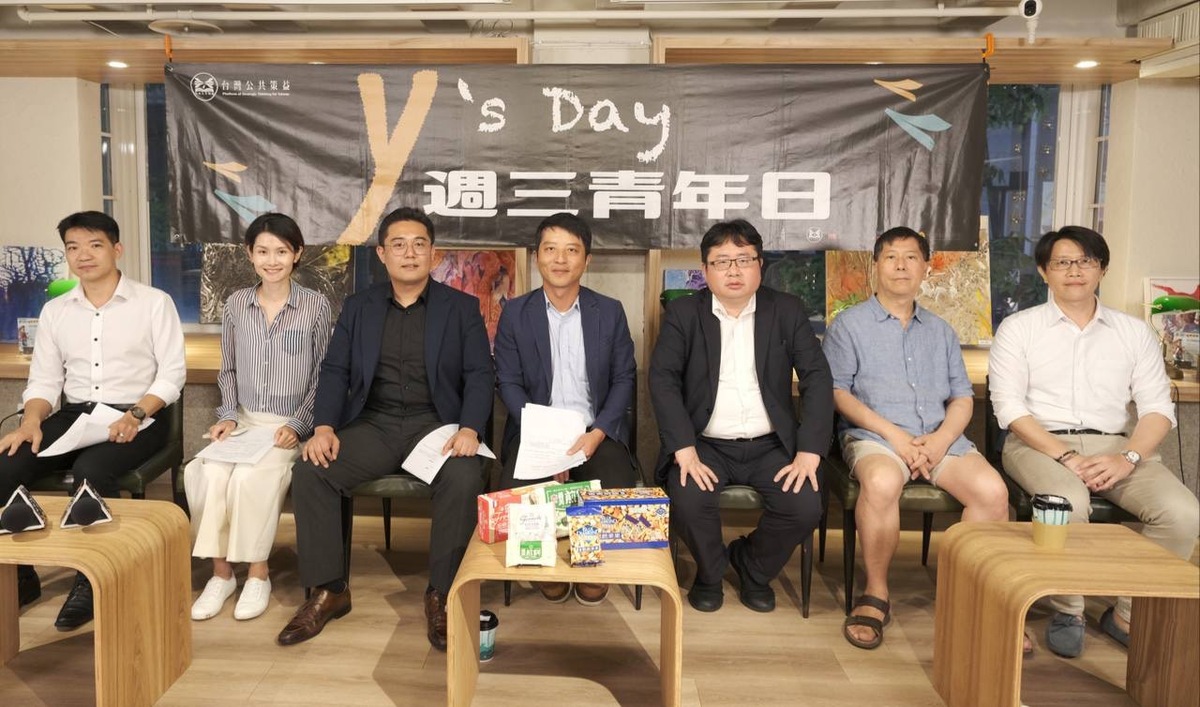 「週三青年日」2日進行第12場活動「停、看、聽！青年前往中國求學的經驗分享」。  圖：Y's Day「週三青年日」提供