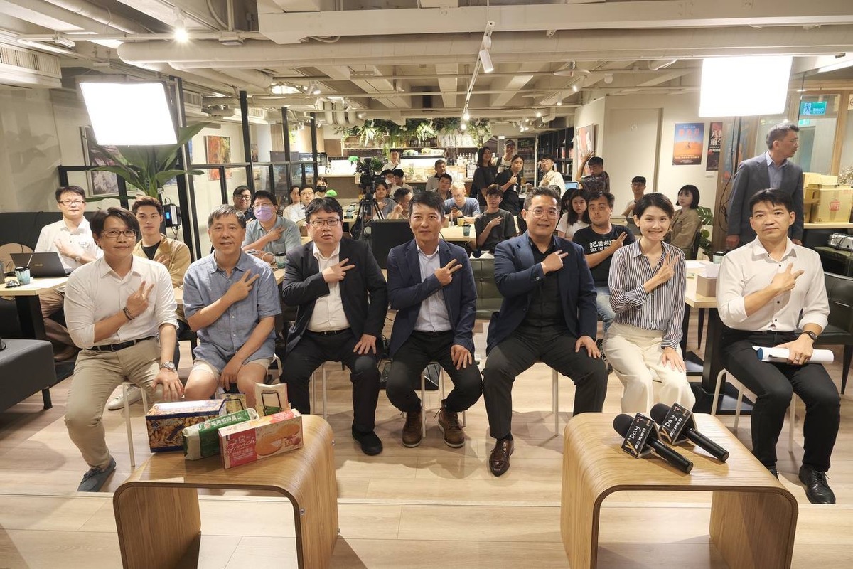 「週三青年日」2日進行第12場活動「停、看、聽！青年前往中國求學的經驗分享」。  圖：Y's Day「週三青年日」提供