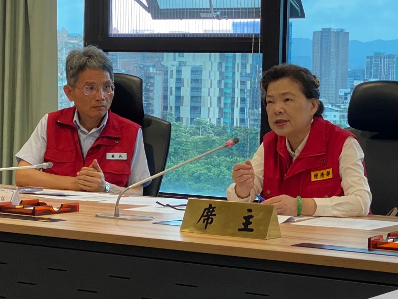 颱風「卡努」襲台，王美花提醒，減少淹水損失，並確保水電油氣的供應穩定。 圖：經濟部提供