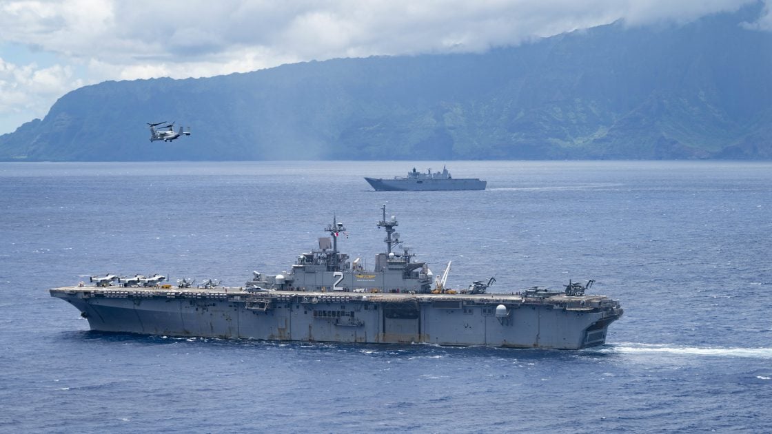 美國海軍「艾塞克斯號(LHD-2)」兩棲突擊艦。 圖：翻攝U.S. Navy