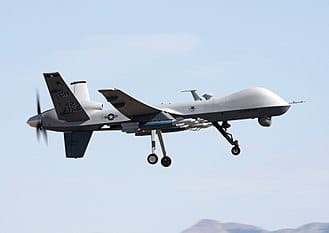 美軍MQ-9 死神無人機具備隱形能力，從敵方雷達上消失。圖為死神無人機。 圖：翻攝自維基百科
